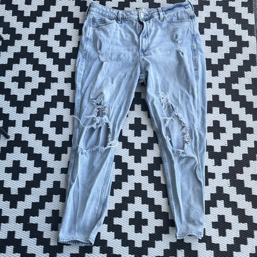 HOLLISTER “Curvy Ultra High Rise” Mom Jeans - 16L - Picture 1 of 15